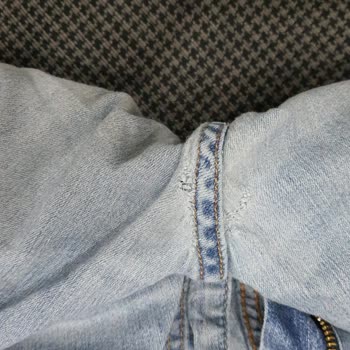 Levis Jean Pantolon Arkasında Durmuyorlar.