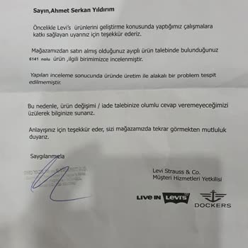 Levis Jean Pantolon Arkasında Durmuyorlar.