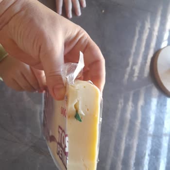 Doğuş Süt Marketten Alınan Tost Peynirinde Plastik Parçası Bulunması