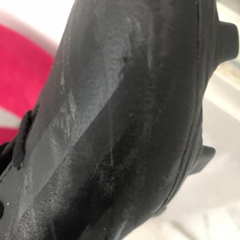Adidas Krampon Üst Deri Yırtıldı
