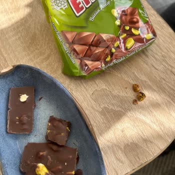 Eti Gıda Eti Bütün Antep Fıstıklı Çikolata Kabuk Çıktı