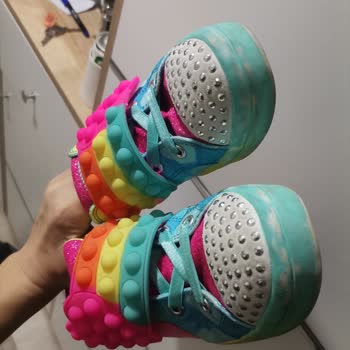 Skechers Mağdur Etmeye Devam Ediyor