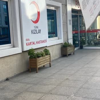 Kızılay Sağlık Özel Hastanesi Çalışan Personelleri Hastayı Dövecek Kabalığı