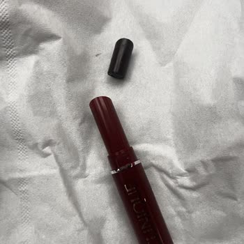 Clinique Almost Lipstick - Black Honey Mini Ürünü Kırık Geldi