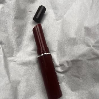 Clinique Almost Lipstick - Black Honey Mini Ürünü Kırık Geldi