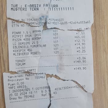A101 Pizzanın İçerisinde Böcek Çıktı