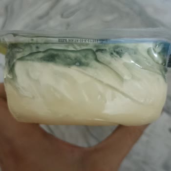 Mis Şok Mis Marka Kaşar Peyniri Küf Ve Yeşil Sıvı