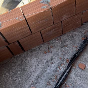 Alo 186 BEDAŞ Çağrı Merkezi Arnavutköy'deki Tehlikeli İnşaat Alanı