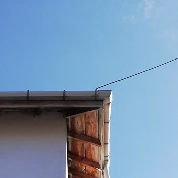 Türk Telekom Telefon Direğinden Komşumuza Çekilen Kablo