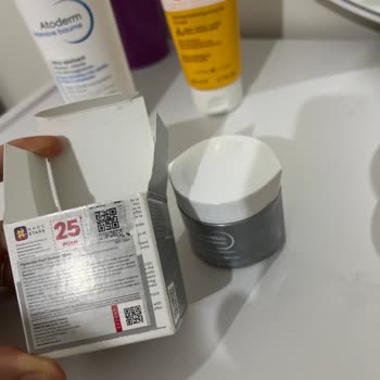 Institut Esthederm Yeni Aldığım Ürünün Puanını Eczane Kullandı