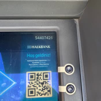 Halkbank ATM Paramı Yuttu
