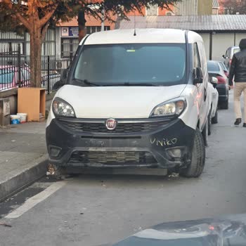 Ataşehir Belediyesi Bostancı Sanayiye Ait Hurda Araçlar Artık Sokaklarımızdan Çekilsin