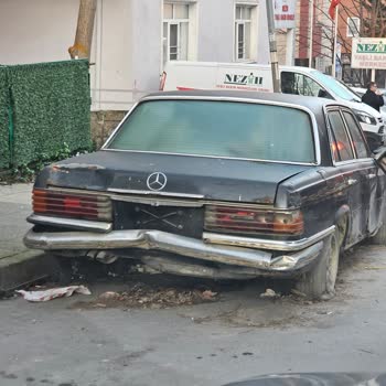 Ataşehir Belediyesi Bostancı Sanayiye Ait Hurda Araçlar Artık Sokaklarımızdan Çekilsin