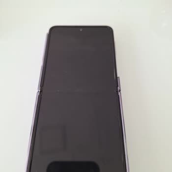 Samsung Telefonun Arkasında Durmama Servisin Para İstemesi