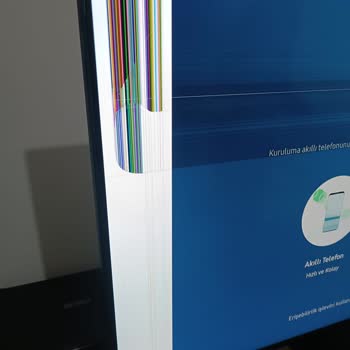 Samsung M7 Monitor İlk Açılışta Panel Bozuk Çıktı