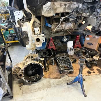 Ford Service Fails! Towed After Maintenance, Now Engine Sent for Rectification!