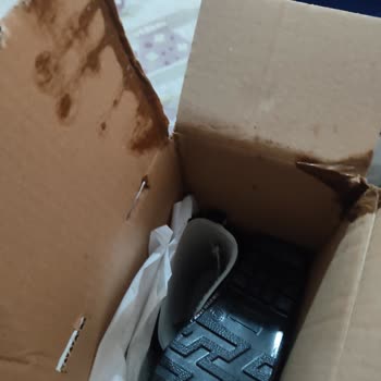 Boyner İki Seferdir Yanlış Numara Ve Islak Bir Kutu