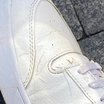 Puma Ayakkabı Ön Kısımları Çatlaması