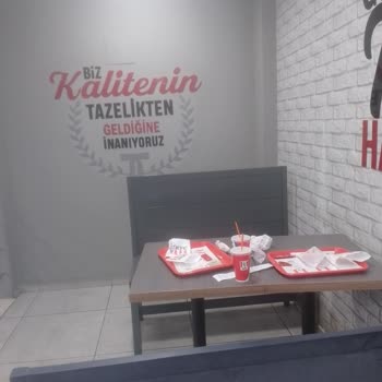 KFC (kötü, Felaket, Cimri)