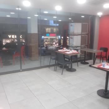 KFC (kötü, Felaket, Cimri)