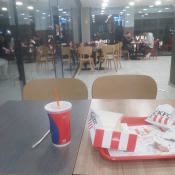 KFC (kötü, Felaket, Cimri)
