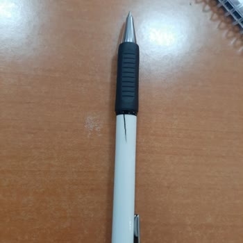 Faber Castel Kalem Çatladı