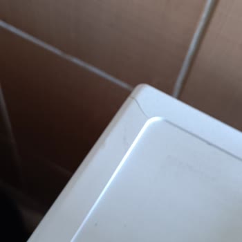 Profilo Çamaşır Makine Çatlak