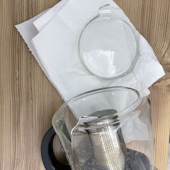 Kiwi Home Ürünü Yeni Aldık Ve Sıcak Su Doldurunca Kırıldı.