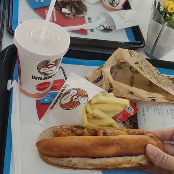 Usta Dönerci Doyurmayan Ekmek Ve Saygısız Üslup Bilmez Çalışan