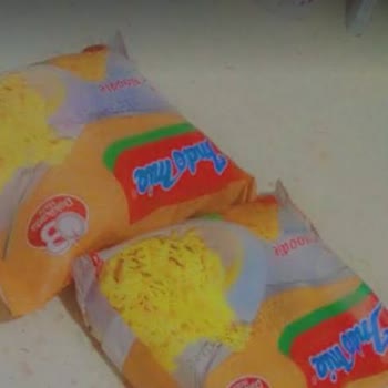 İndomie Den Böcek Çıktı