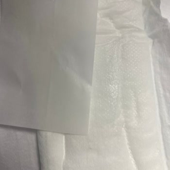 Sleepy Kadın Pedinin İç Tarafında Yapışkanlık Var.