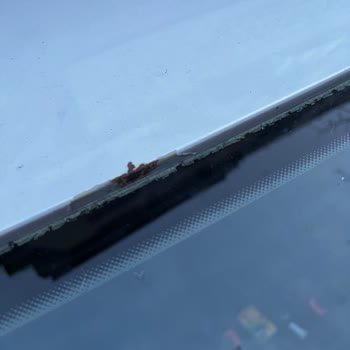 Volkswagen Golf Tavan Boya Atıyor