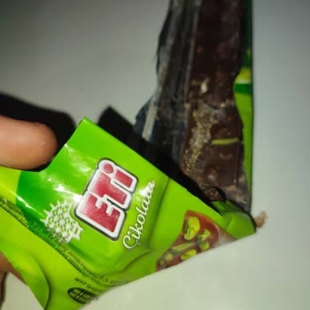 Eti Çikolata Canlı Kurt Çıktı