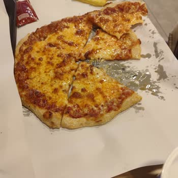 Pizza Hut Pizza Hit Personel İlgisizliği Ürün Kalitesi