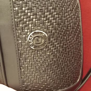 Pierre Cardin Giyim Pierre Cardin Sattığı Malin Arkasında Durmuyor