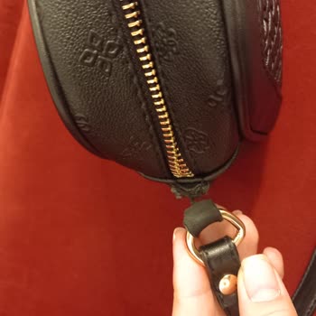 Pierre Cardin Giyim Pierre Cardin Sattığı Malin Arkasında Durmuyor