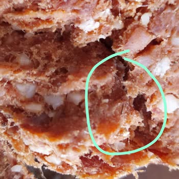 Deve Sucuğu İçinden Kıl Çıktı