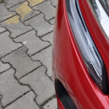 Renault Sıfır Arabada Buharlaşan Ve Damlacıklar Oluşan Far