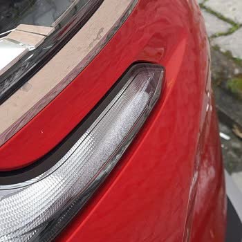 Renault Sıfır Arabada Buharlaşan Ve Damlacıklar Oluşan Far