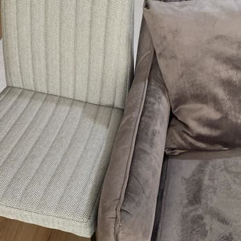 Ich habe abgenutzt aussehende Sofas von Enza Home geliefert bekommen