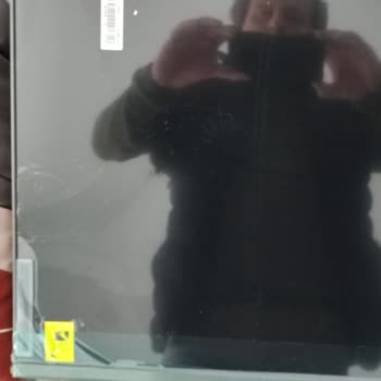 Teknosa Ve UPS Türkiye Kırık Televizyon