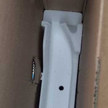 Teknosa Ve UPS Türkiye Kırık Televizyon