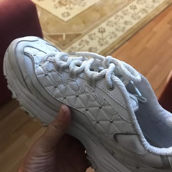 Skechers Ürünün Arkasında Durmuyor