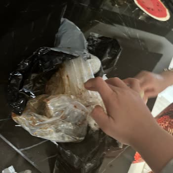hepsiJET Kırık Şişe Kargoda