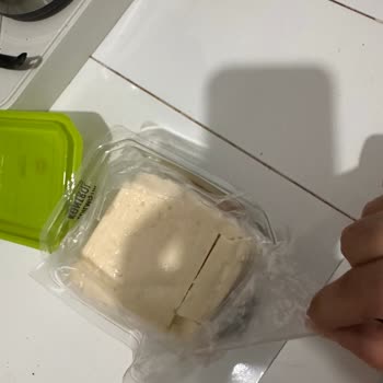 Migros'tan Alınan Tahsildaroğlu Ezine Peynir Bozulmuş!