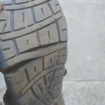 Polaris Marka Sandaletimin Tabanları Yarıldı