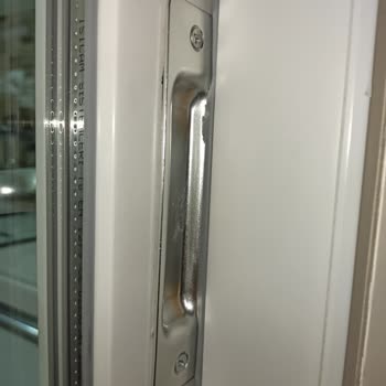 WİNSA'YA Yakışmayan Lotus Marka Sürgülü Kapı Açma Kapama Kolu!