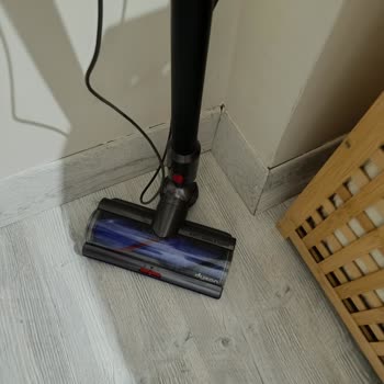 Dyson V15 Başlık Dönmemesi Ve Metal Kısmın Yamulması