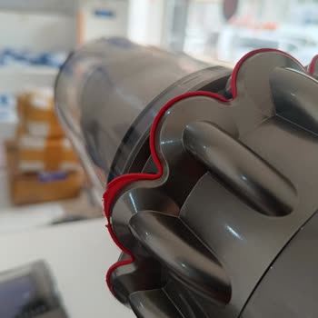 Dyson V15 Başlık Dönmemesi Ve Metal Kısmın Yamulması