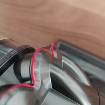 Dyson V15 Başlık Dönmemesi Ve Metal Kısmın Yamulması